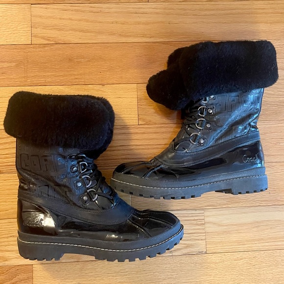 Coach | Leonora Black Patent Leather & Fur Lace Up Winter Snow Boot Moon Boot - Picture 1 of 2